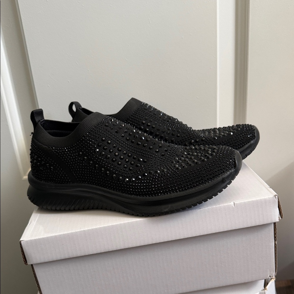 Elegant Black Women's Slip-On Sneakers